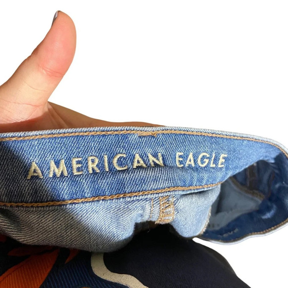 American Eagle‎ Distressed Baggy Jean Size 12 - Picture 6 of 8